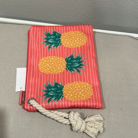 LOFT🍍🍍PINEAPPLE Wristlet Pouch - Picture 15 of 16